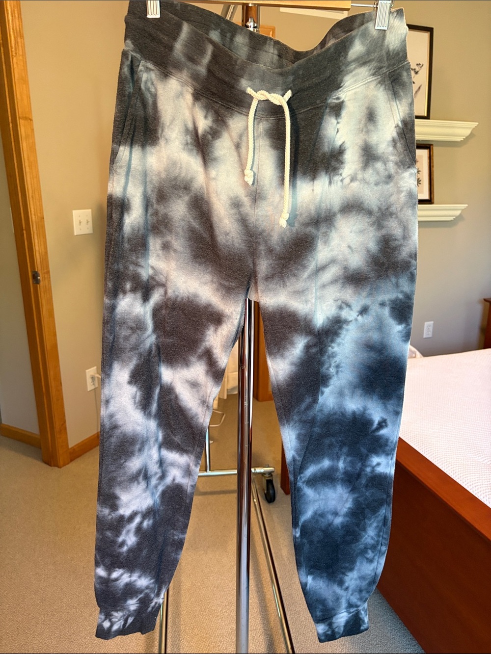 Threads 4 Thought Midnight Blue & White Tie-Dye Jogger Sweatpants